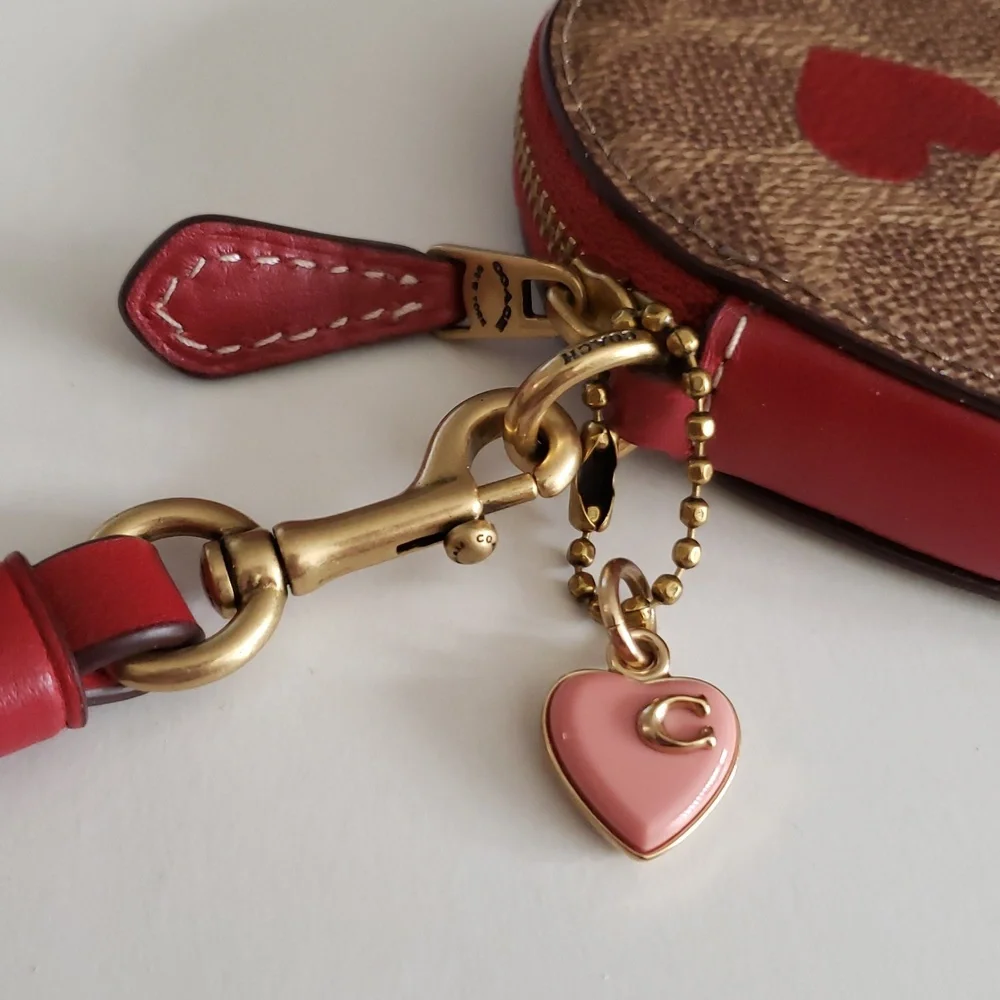 COACH HEART WRISTLET - Picture 7 of 11